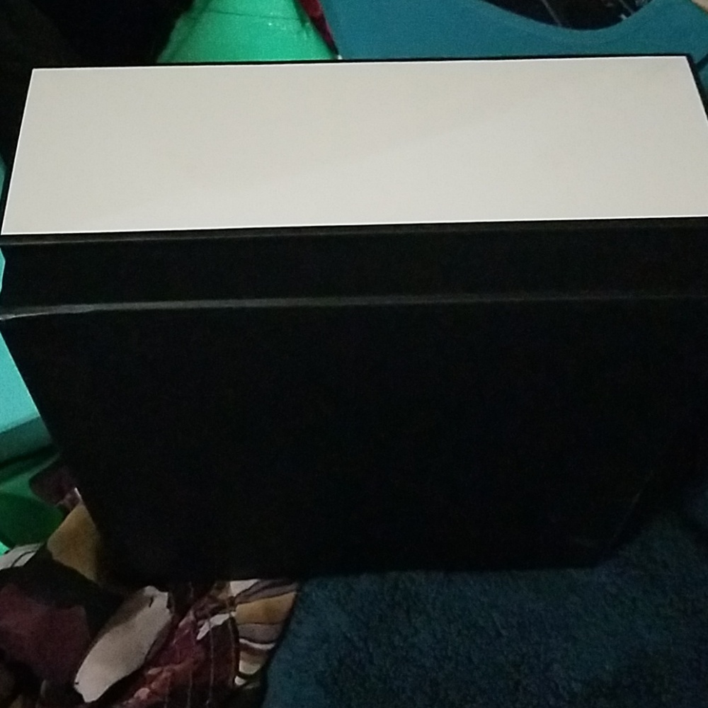 Channel perfume box-empty - Picture 2 of 2